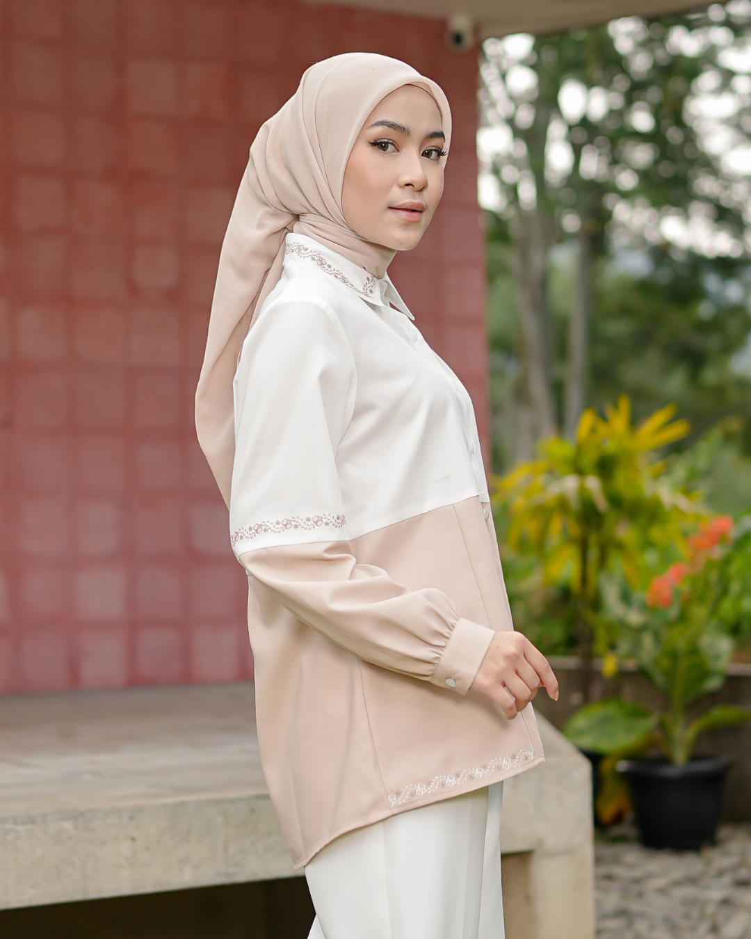 OMARA Alvina Two Tone Embroidery Shirt | Kemeja Blouse Wanita
