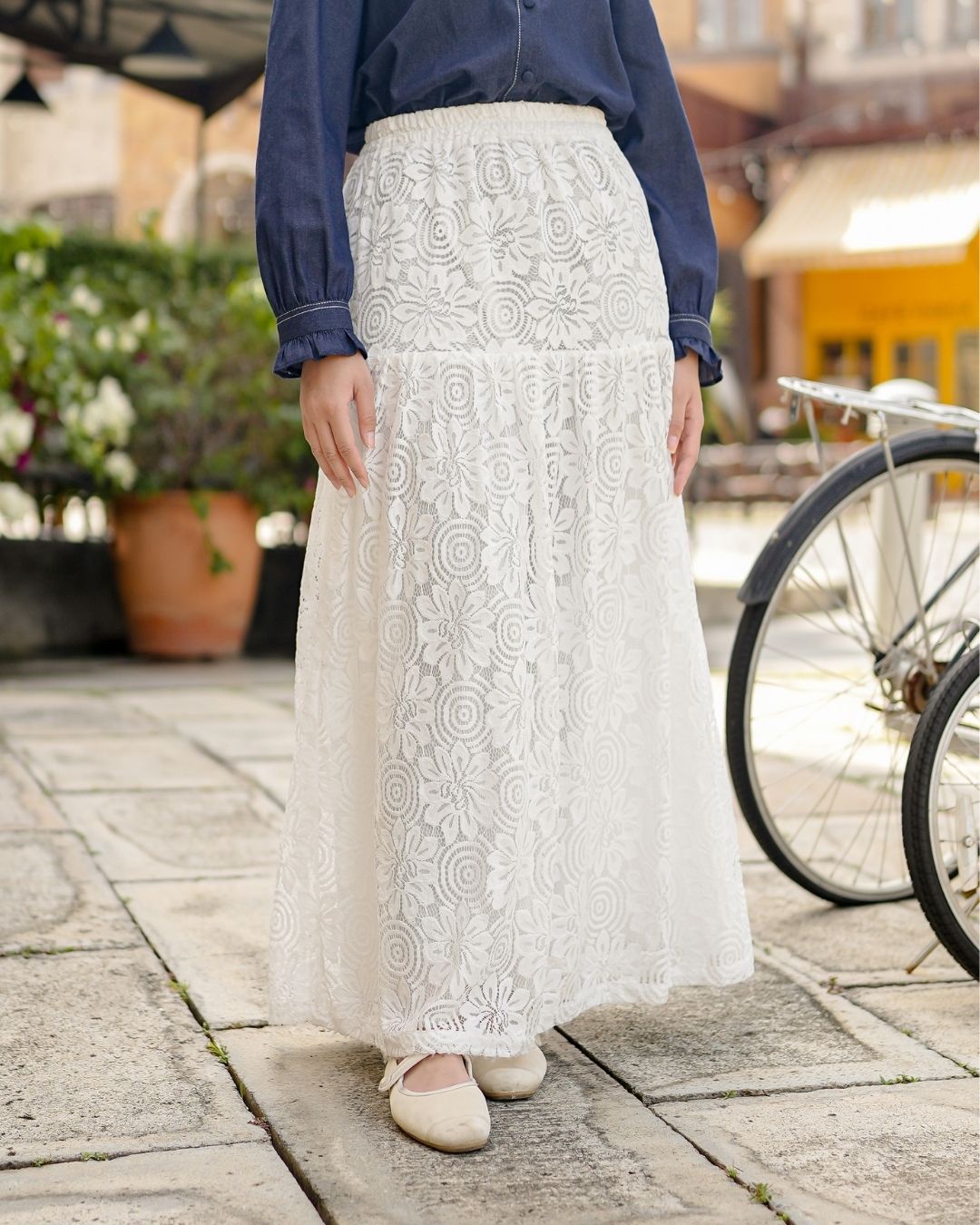OMARA Neira Blanche Lace Skirt | Rok Wanita - Soft Reverie