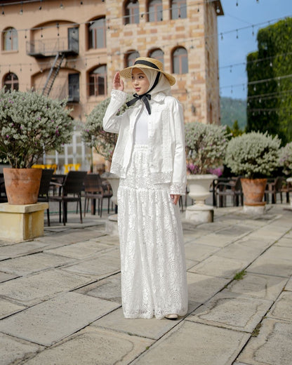 OMARA Neira Blanche Lace Skirt | Rok Wanita - Soft Reverie