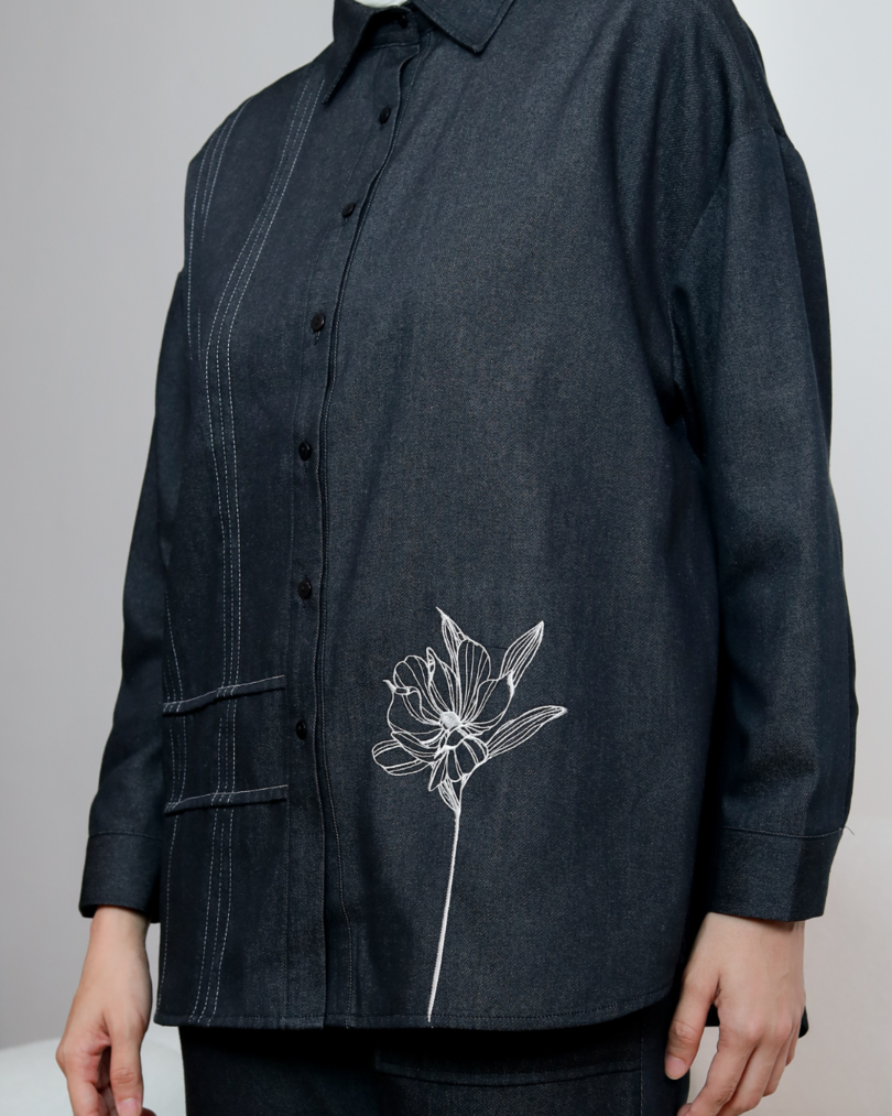OMARA Raveena Embroidery Denim Shirt | Atasan Kemeja Wanita - The Daily Tales