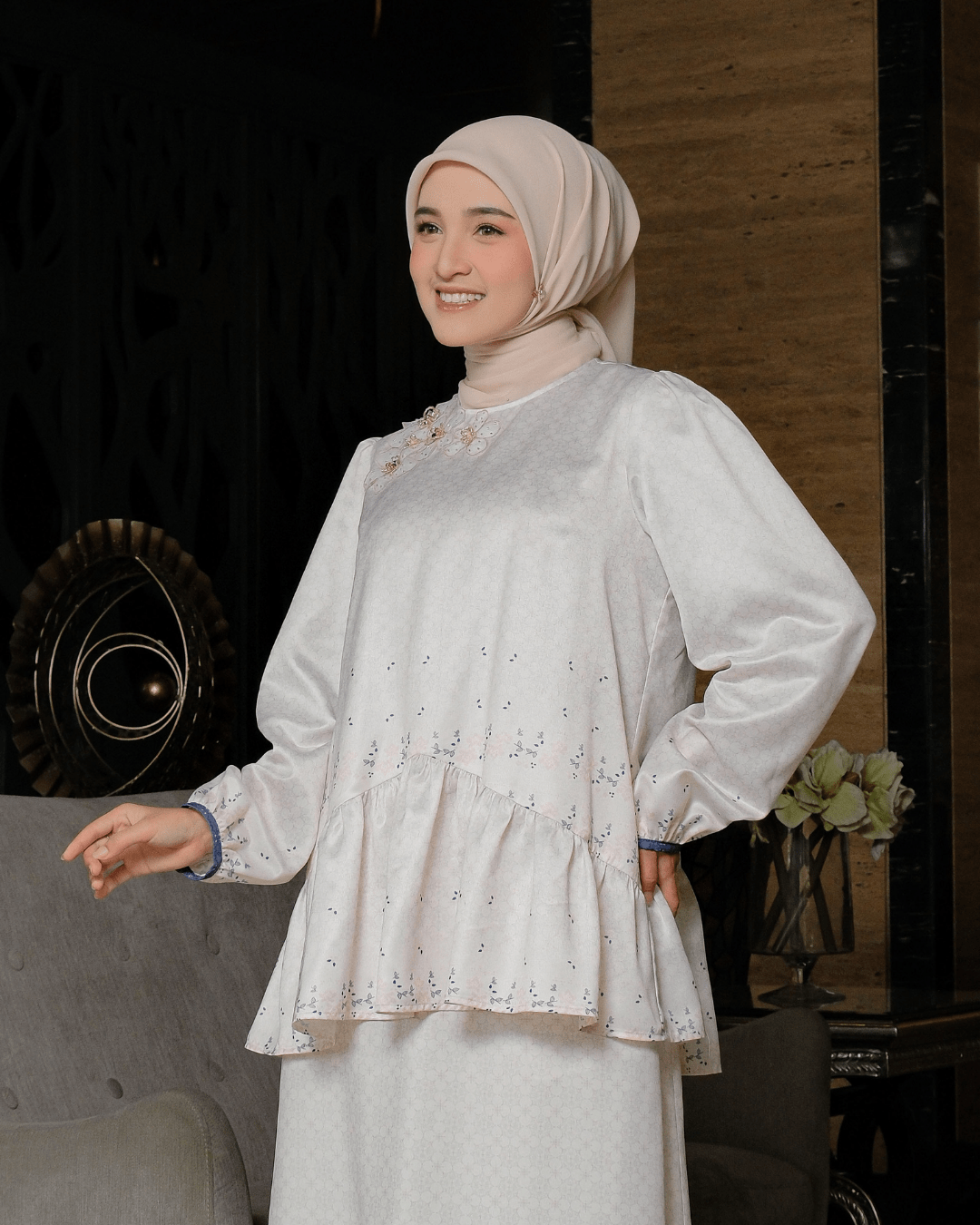 OMARA Tanisha Ruffle Blouse | Atasan Wanita - Rona Sarimbit Series