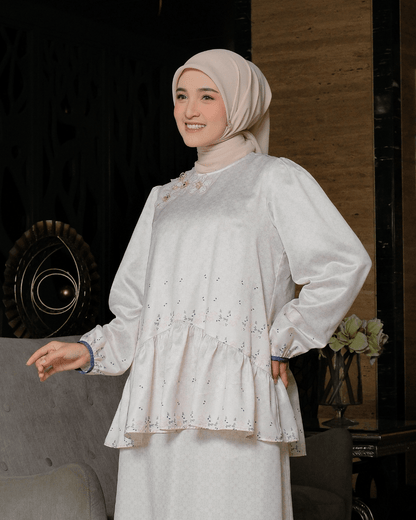 OMARA Tanisha Ruffle Blouse | Atasan Wanita - Rona Sarimbit Series