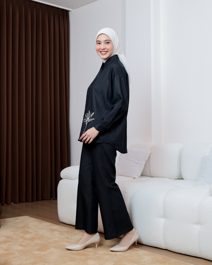 OMARA Raveena Embroidery Denim Shirt | Atasan Kemeja Wanita - The Daily Tales