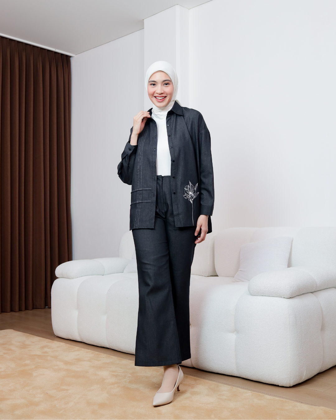 OMARA Rutvi Flare Denim Pants | Celana Wanita - The Daily Tales