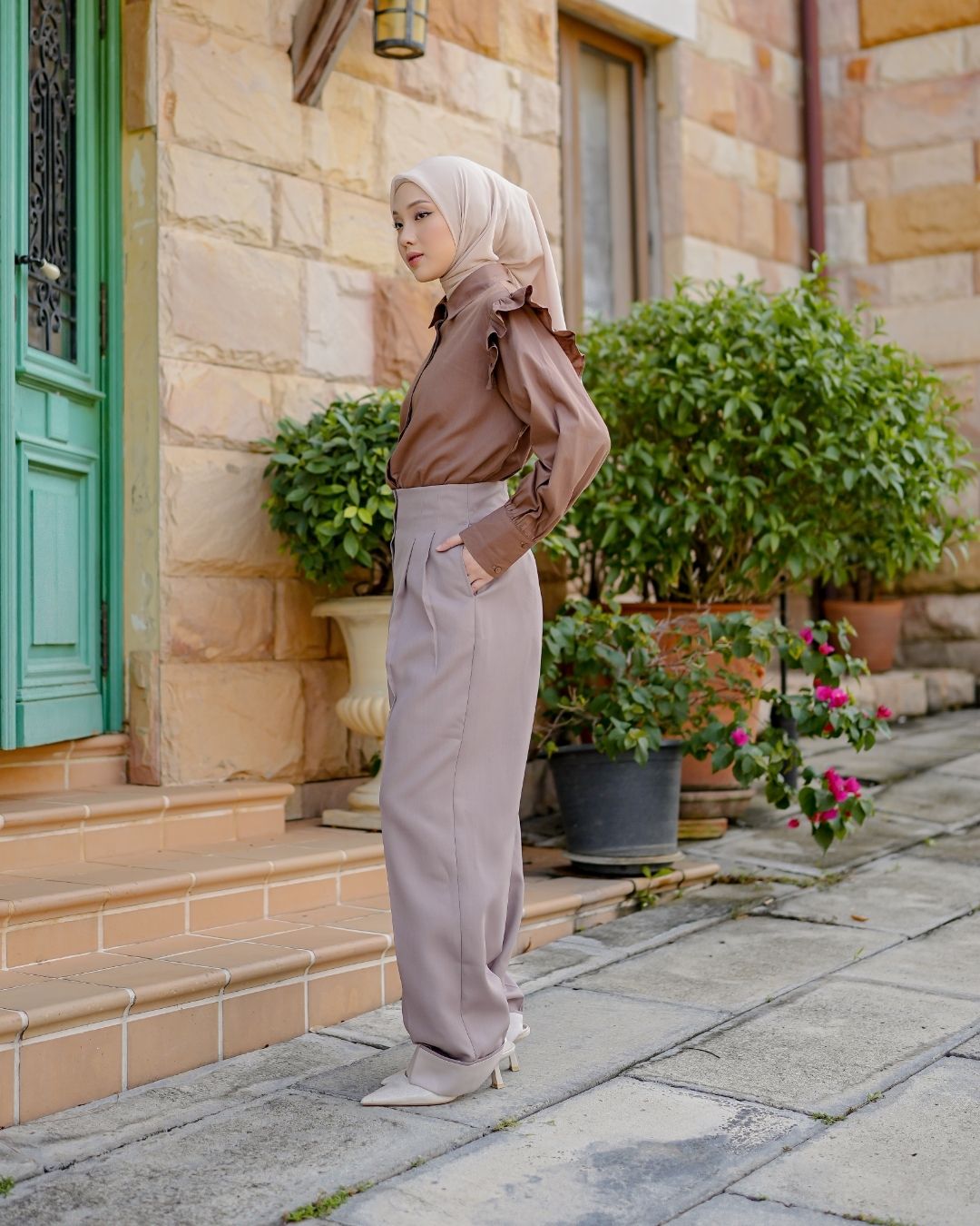 OMARA Niel High-Waist Cuffed Pants | Celana Wanita - Soft Reverie