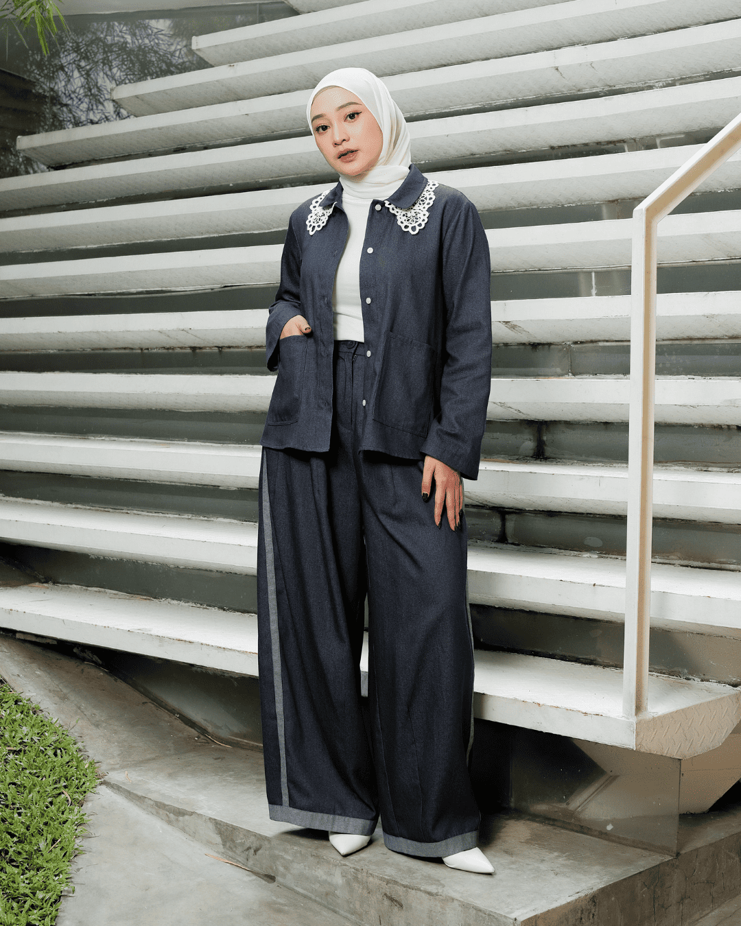 OMARA Alaura Denim List Wide Leg Pants | Celana Wanita - Mosaic