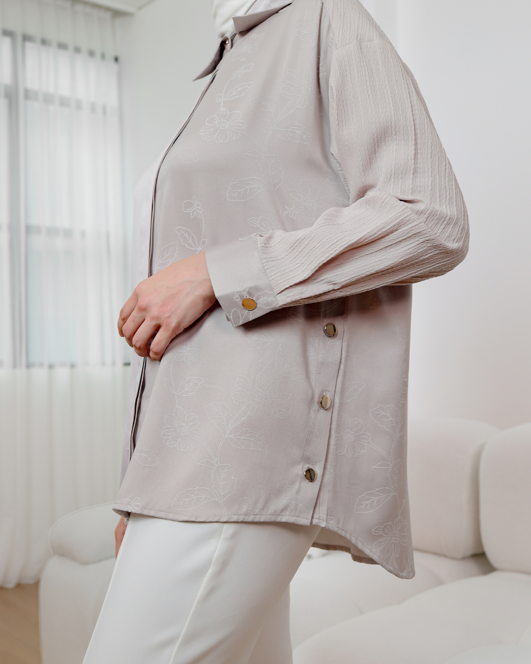OMARA Rubina Floral Silk Shirt | Atasan Kemeja Wanita - The Daily Tales