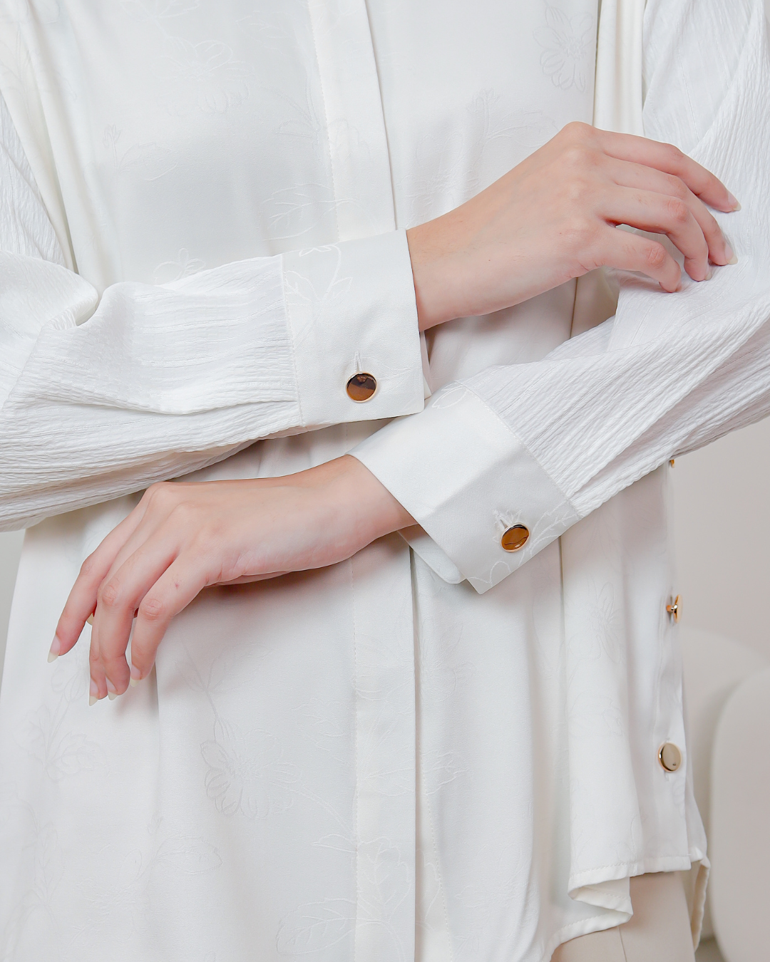OMARA Rubina Floral Silk Shirt | Atasan Kemeja Wanita - The Daily Tales