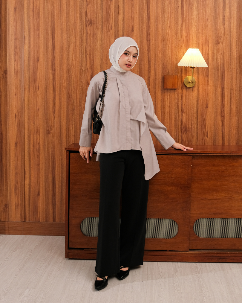 OMARA Zeya Flow Drape Blouse | Kemeja Blouse Wanita - Easeé