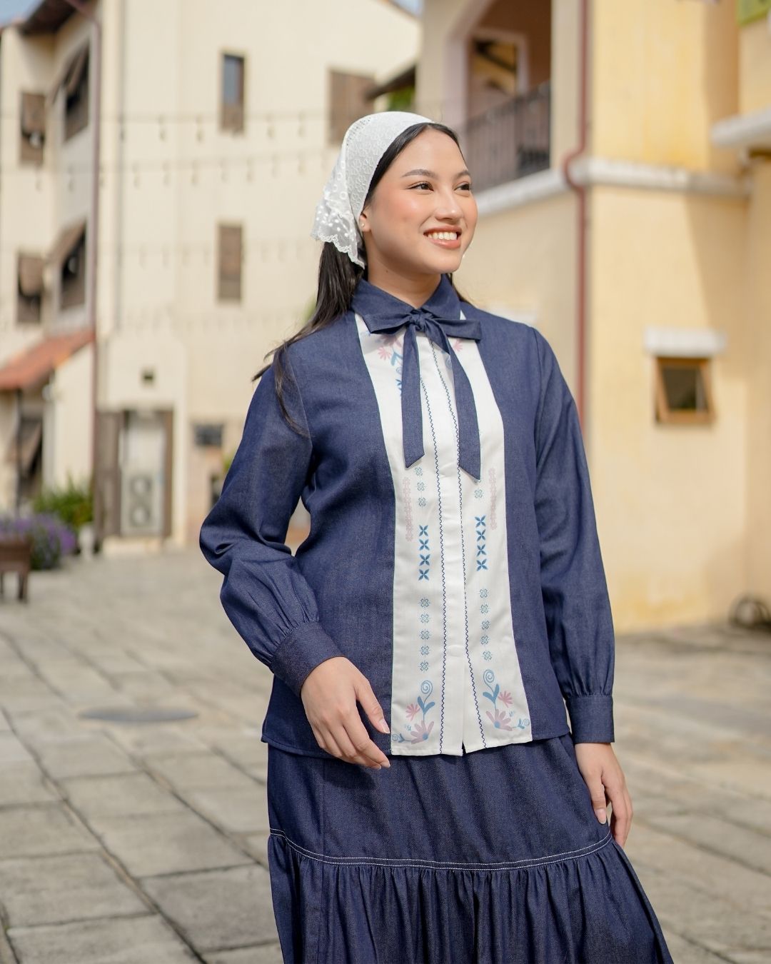 OMARA Niquita Printed Denim Shirt | Atasan Kemeja Wanita - Soft Reverie