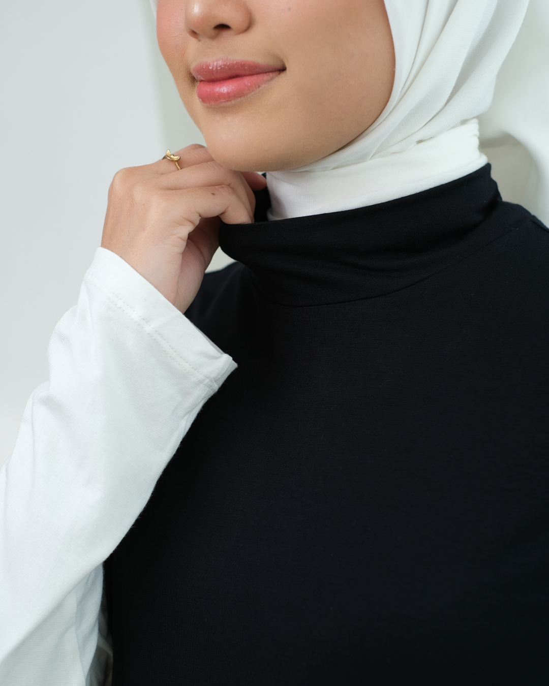 OMARA Inner Turtle Neck Sleeveless | Manset Tanpa Lengan - Basic Collection