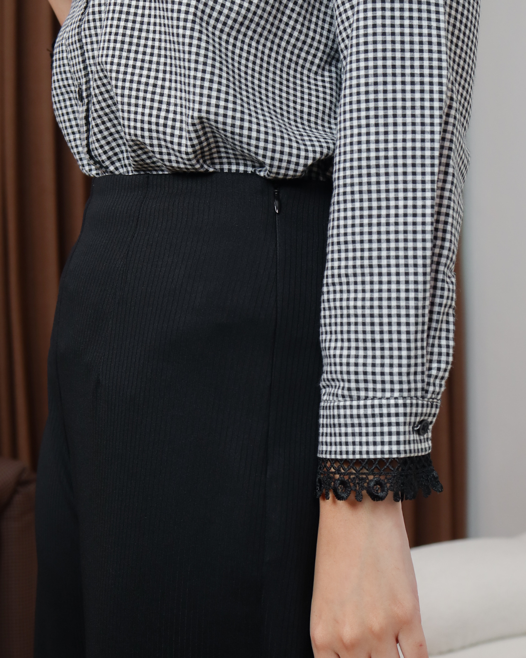 OMARA Rena Knit Straight Pants | Celana Wanita - The Daily Tales