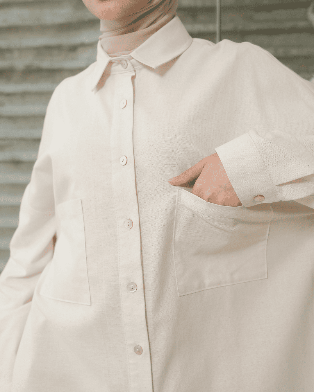 OMARA Araceli Oversize Cream Shirt | Kemeja Blouse Wanita - Mosaic