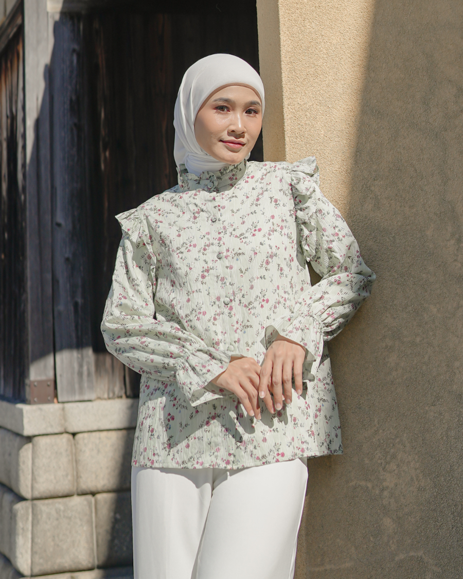 Yuna Ruffle Blouse